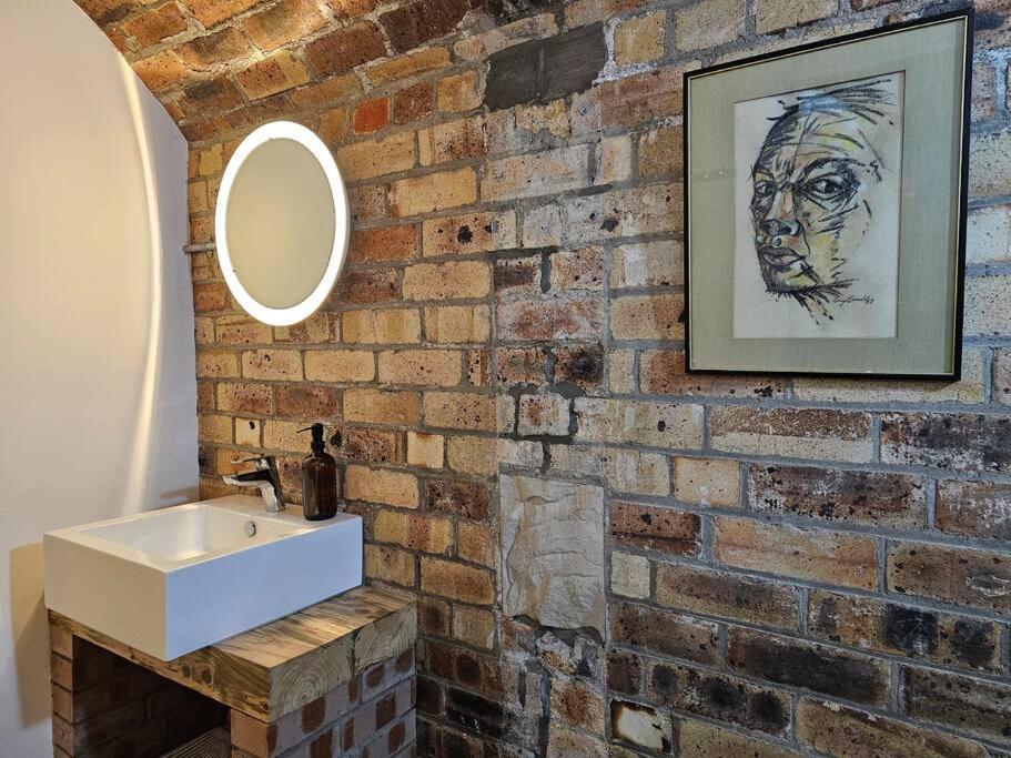 The Armoury: Stylish Ww1 Bunker Villa Норт Куинсфери Екстериор снимка